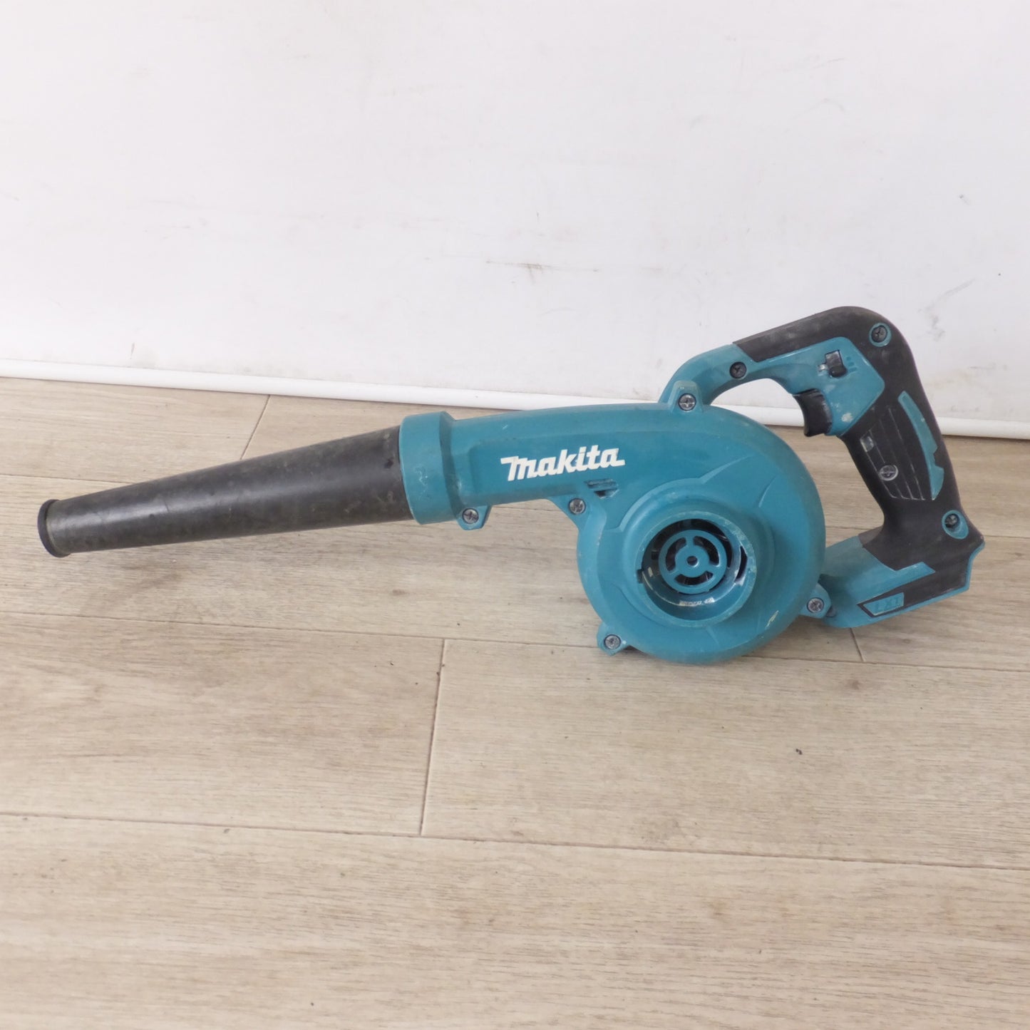 [送料無料] ★マキタ makita 充電式ブロワ UB185D 18V 本体のみ★