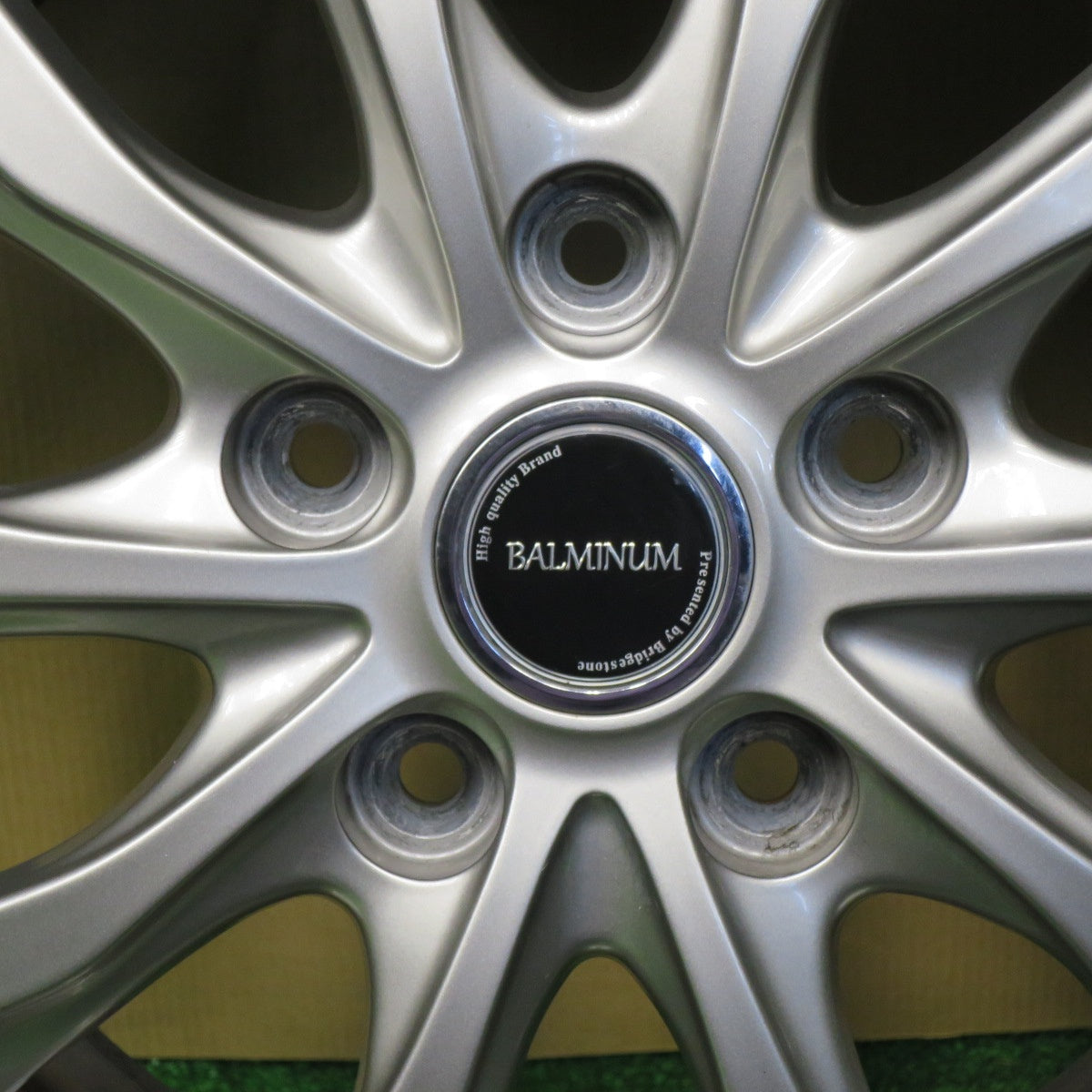 バリ溝！23年！キレイ！9.5分★スタッドレス 195/65R15 ブリヂストン ブリザック VRX3 BALMINUM TR10 バルミナ 15インチ PCD114.3/5H★6040306NKス