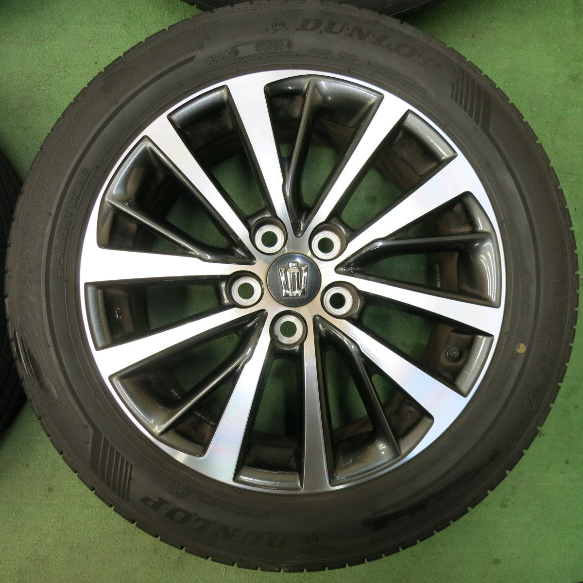 [送料無料] バリ溝！24年！9.5分★トヨタ 220系 クラウン ハイブリッド G 純正 215/55R17 ダンロップ ルマン5+ 17インチ PCD114.3/5H★5022610SYノ
