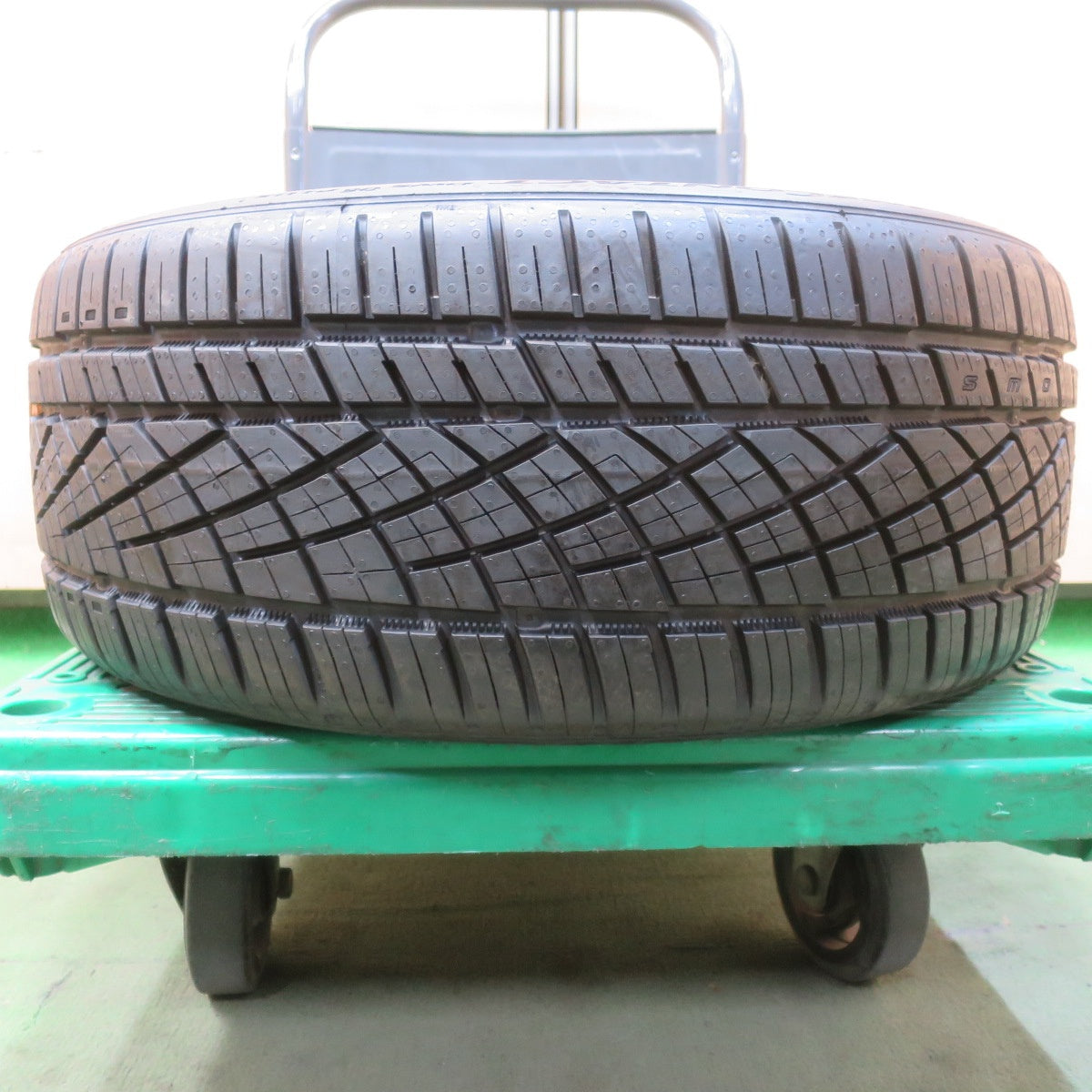 未使用！1本★225/40R18 コンチネンタル エクストリームコンタクト DWS06 プラス タイヤ 18インチ ゴルフ ヴァリアント トゥーラン アウディ A3 等★6052302イノタ