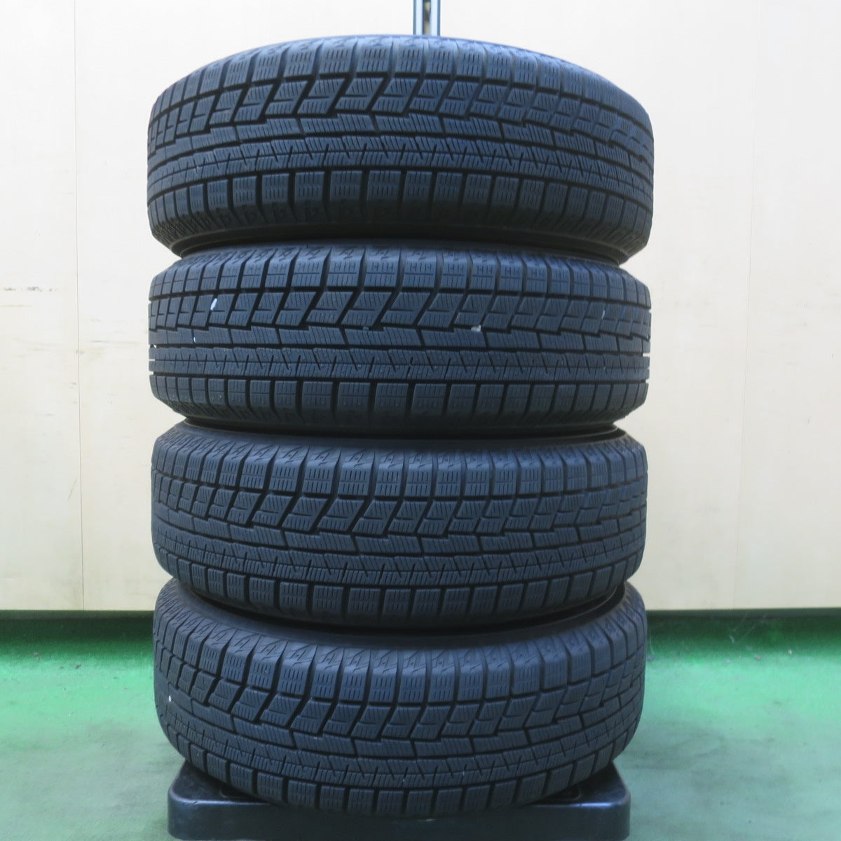 バリ溝！23年！キレイ！ほぼ10分◎スタッドレス 165/65R14 ヨコハマ アイスガード iG60 AZ SPORTS AZスポーツ 14インチ PCD100/4H◎6072306イス