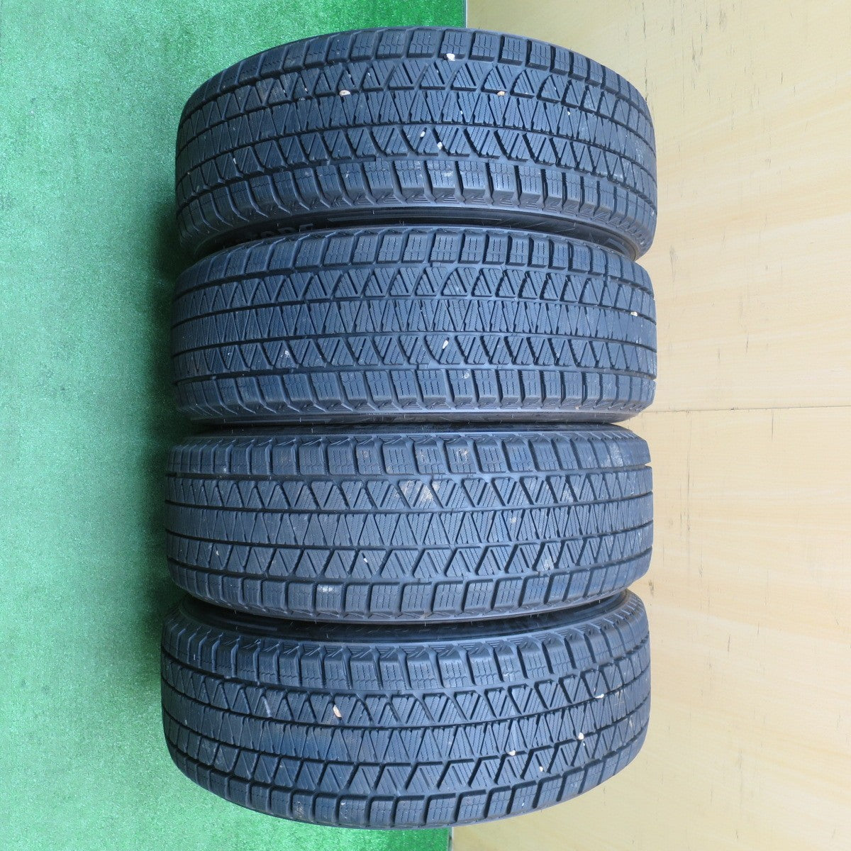 バリ溝！キレイ！9.5分★G.Speed スタッドレス 225/60R18 ブリヂストン ブリザック DM-V3 Gスピード 18インチ PCD114.3/5H★5110909NJス