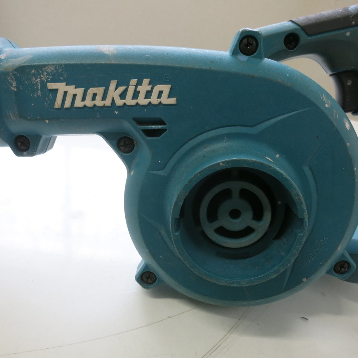 [送料無料] ◆マキタ 充電式 ブロワ 14.4V UB144D ブロワー 本体のみ 集じん 掃除 電動 工具◆