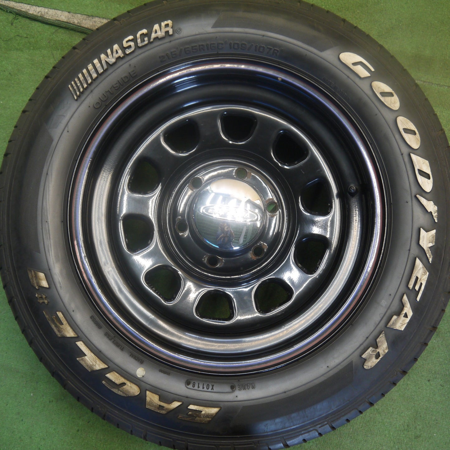 バリ溝！キレイ！9.5分◎215/65R16 109/107R グッドイヤー イーグル #1 ナスカー DAYTONA デイトナ スチール 16インチ PCD139.7/6H◎6061502Hノ