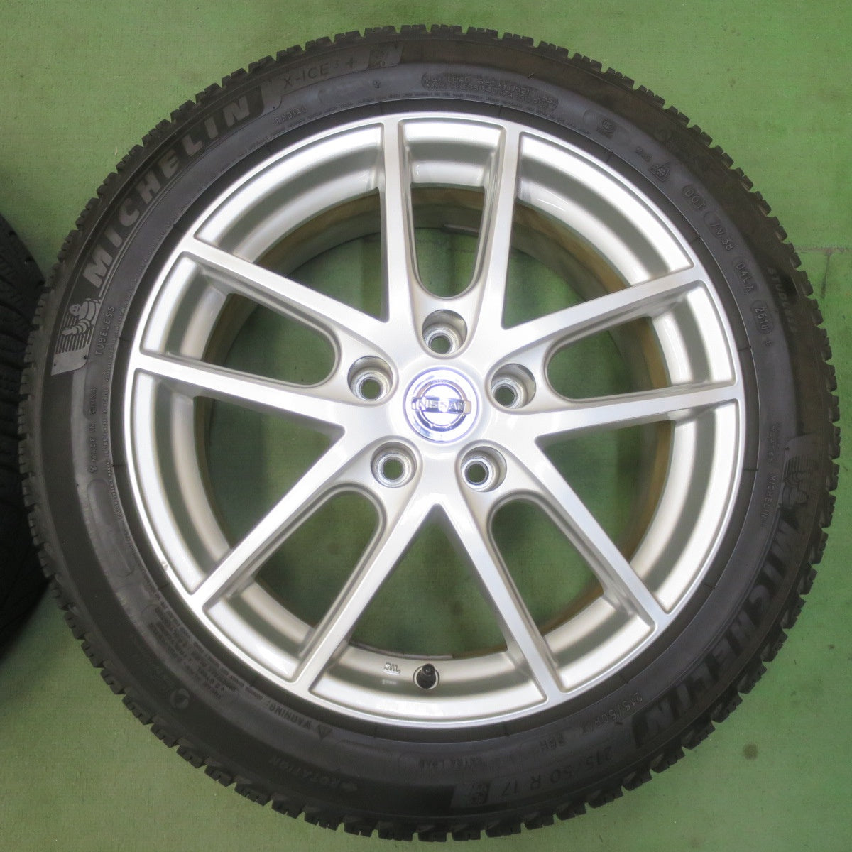 キレイ★日産 リーフ 等 純正 エスティーロ 215/50R17 スタッドレス ミシュラン X-ICE3+ 17インチ PCD114.3/5H★6041701イス