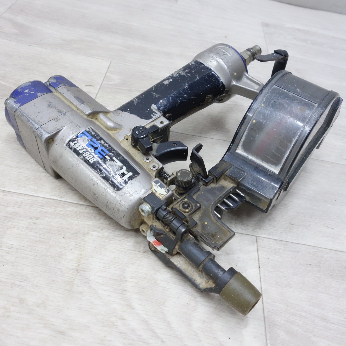 [送料無料] ◆兼松 38mm 常圧 釘打機 ポケット ネイラ DUO FAST KZ-322 ケース付き 釘打ち機 カネマツ エア 工具◆