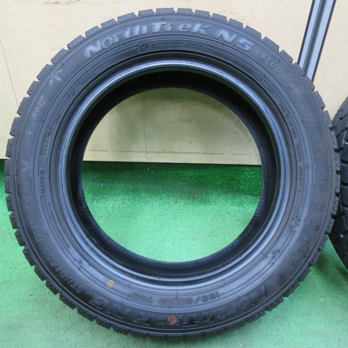 [送料無料] ほぼ未使用！22年★スタッドレス 155/65R13 オートバックス ノーストレック N5 タイヤ 13インチ ライフ モコ アルト ワゴンR ミラ ムーブ 等★5011506イスタ