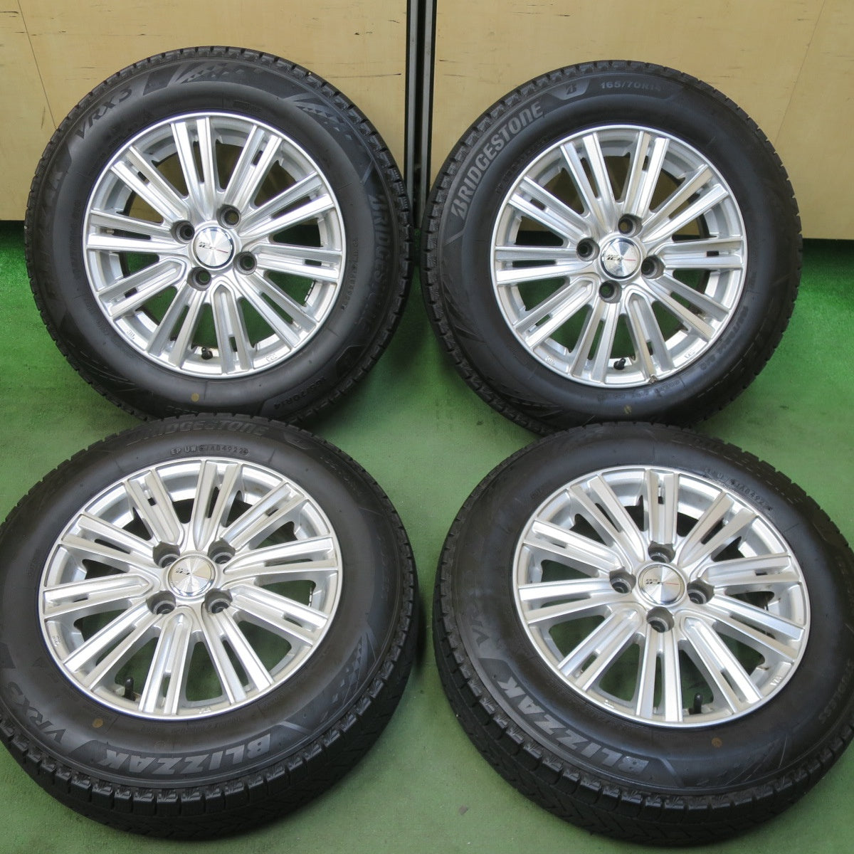 バリ溝！22年！9分★スタッドレス 165/70R14 ブリヂストン ブリザック VRX3 JOKER ICE ジョーカー アイス 14インチ PCD100/4H★5111404TTス