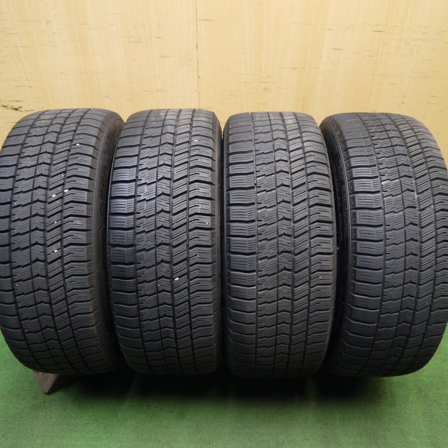 バリ溝！22年！キレイ！9.5分以上★BMW MINI 等 AFT ZINC 225/45R17 スタッドレス グッドイヤー アイスナビ8 ザンク 17インチ PCD112/5H★5062310Hス