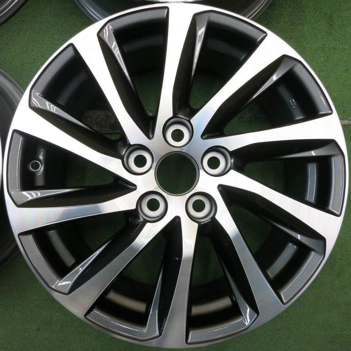 新車外し★トヨタ 30系 アルファード ヴェルファイア 純正 ホイール 17インチ 17×6.5J PCD114.3/5H★5082305HAホ