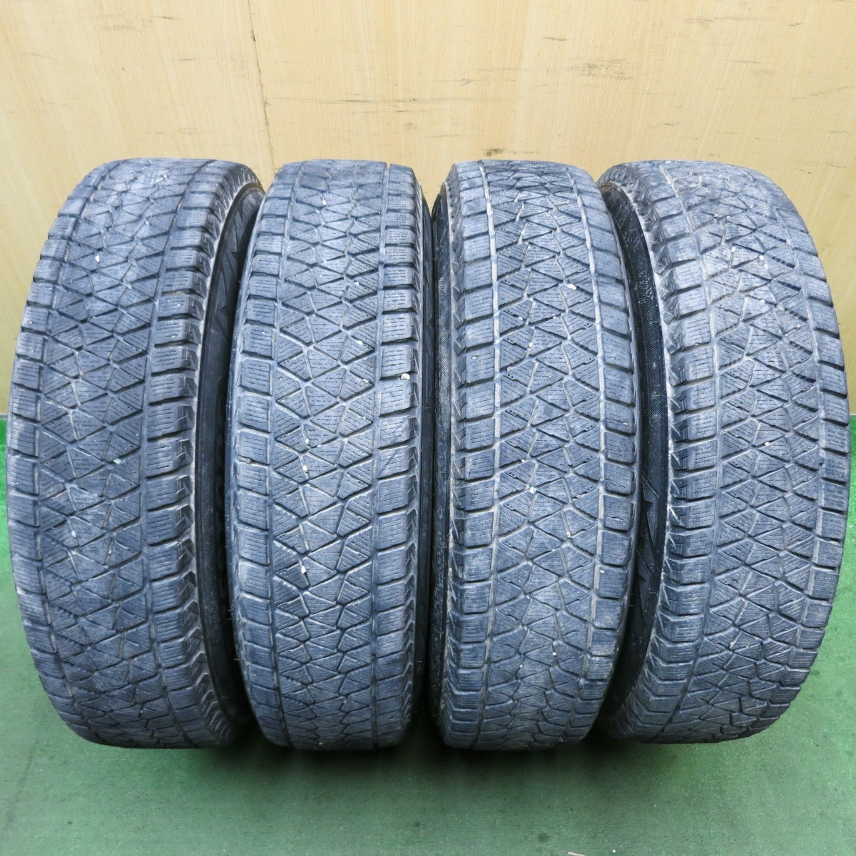 4本価格★スズキ JA11 ジムニー 純正 175/80R16 スタッドレス ブリヂストン ブリザック DM-V2 16インチ PCD139.7/5H★5092703HAス