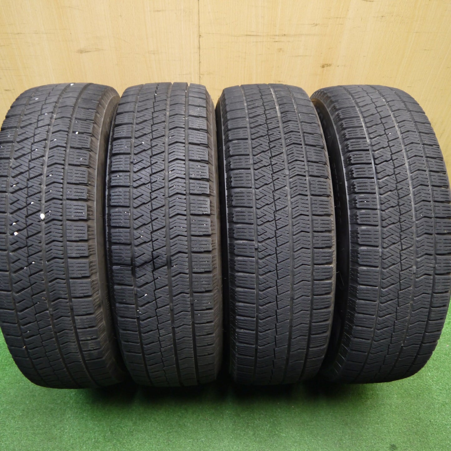 キレイ！22年★スタッドレス 185/65R15 ブリヂストン ブリザック VRX2 Fang ファング 15インチ PCD100/4H★5112605Hス