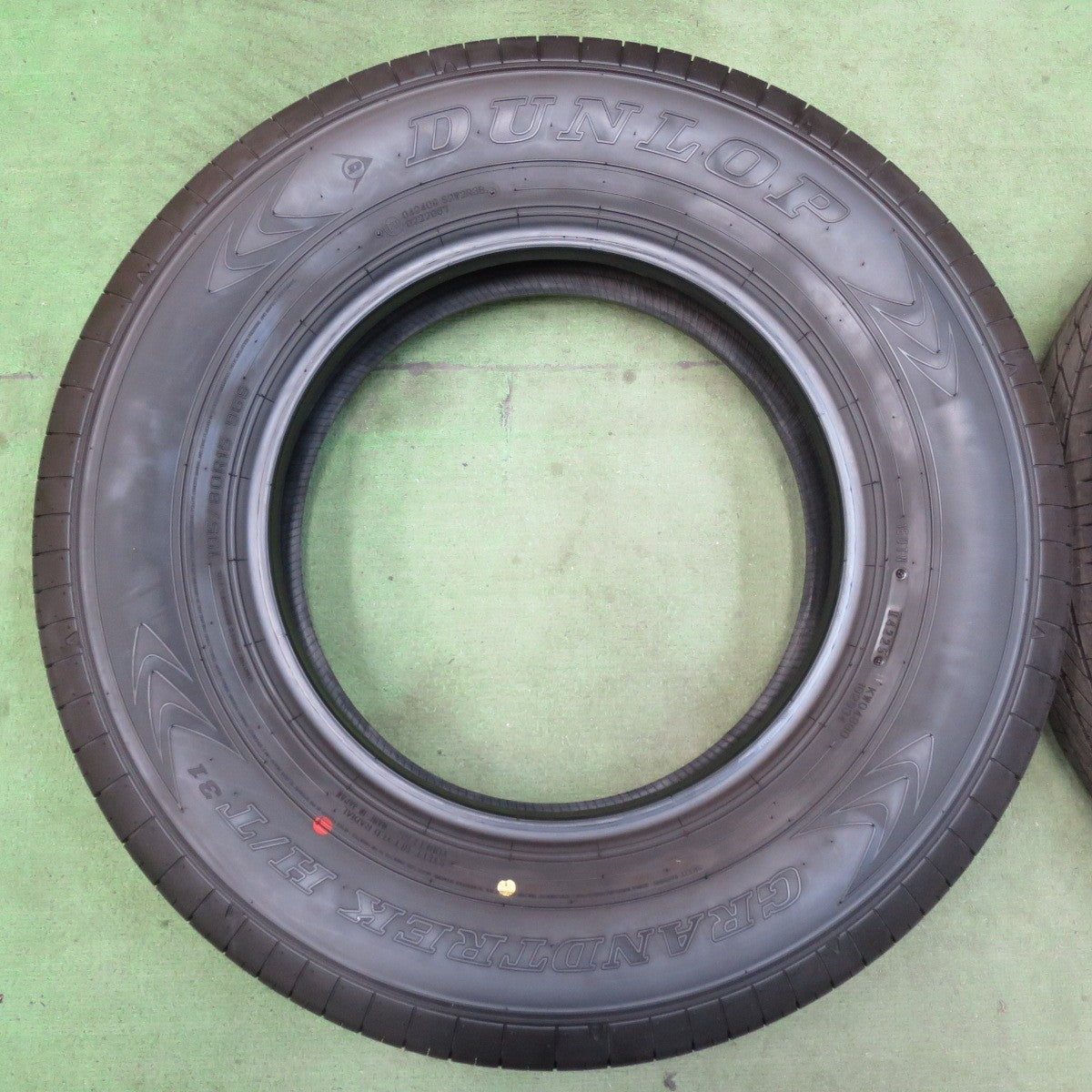 新車外し！25年★195/80R15 ダンロップ グラントレック H/T 31 タイヤ 15インチ ハイエース ジムニー シエラ 等★5122209イノタ