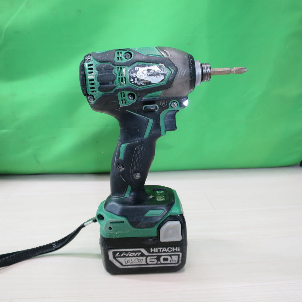[送料無料] ☆日立工機 コードレス インパクト ドライバー 14.4V WH14DDL2? 充電器 バッテリー 付き 電動 工具☆