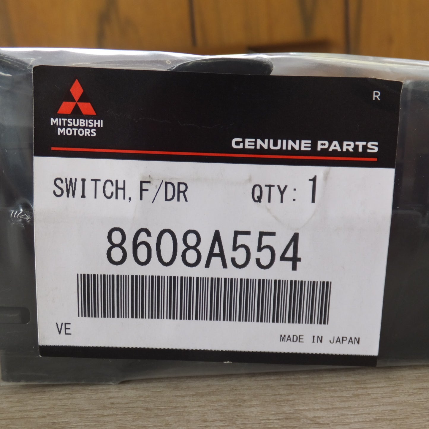 [送料無料] 未使用★三菱 MITSUBISHI 純正 デリカ D:5  CV1W フロント ドア パワーウインドウ スイッチ 8608A554★