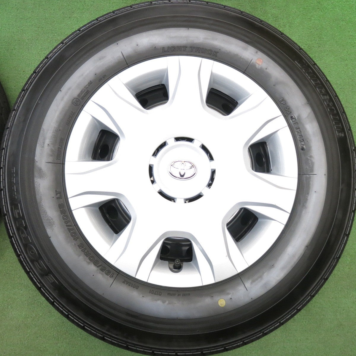 新車外し！26年◎トヨタ 200系 ハイエース 純正 スチール 195/80R15 107/105S ブリヂストン エコピア RD613 15インチ PCD139.7/6H◎6081415HAノ