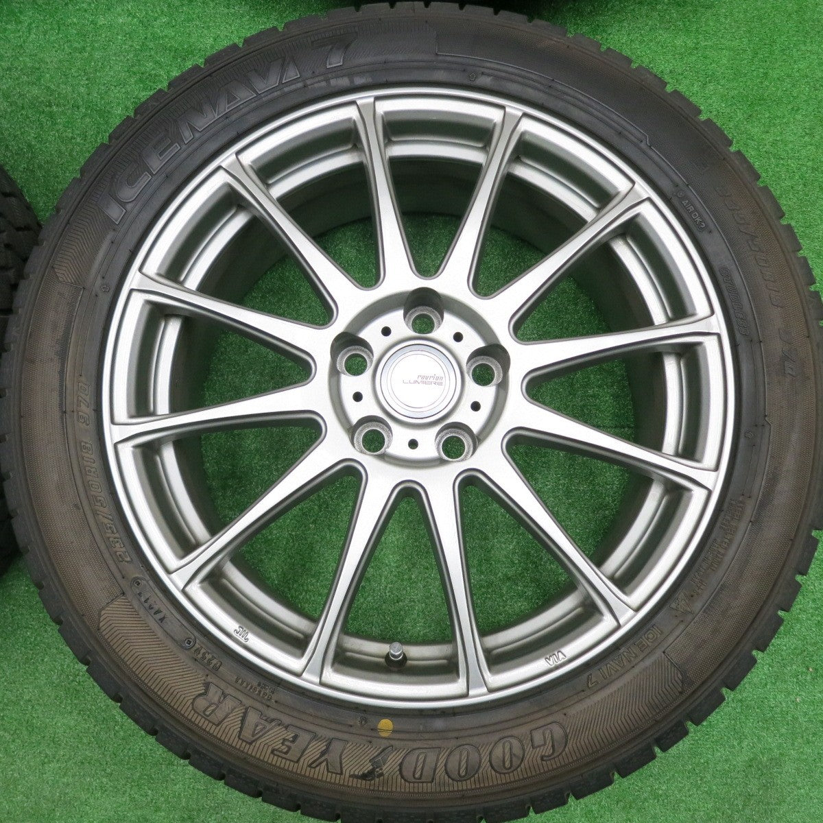 [送料無料] バリ溝！キレイ！9.5分★スタッドレス 235/50R18 グッドイヤー アイスナビ7 ravrion LUMIERE ラブリオン 18インチ PCD114.3/5H★4091502HAス