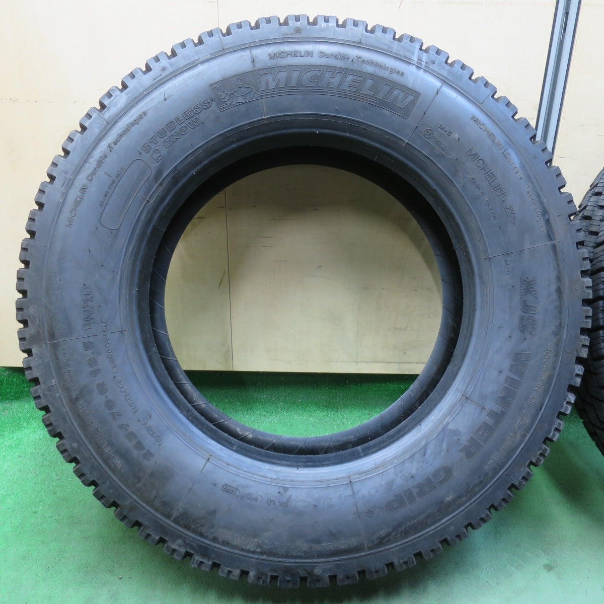 バリ溝！22年！9分★トラック タイヤ 245/70R19.5 136/134L スタッドレス ミシュラン XJS WINTER GRIP+ 19.5インチ★6010702イスタ
