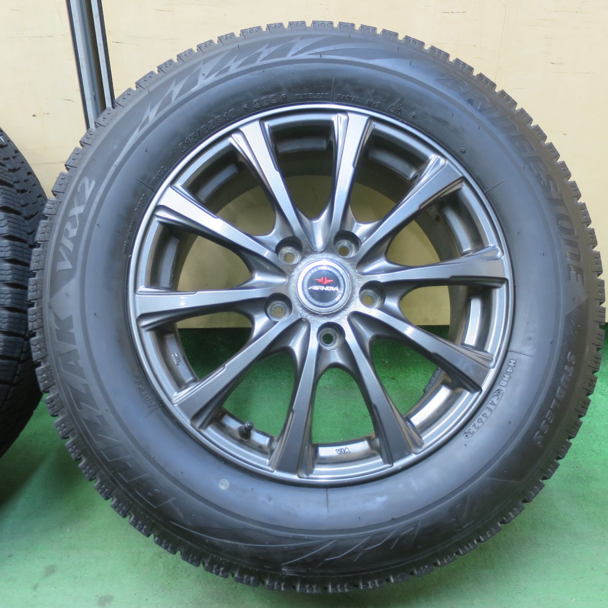 バリ溝！23年！9分★スタッドレス 215/65R16 ブリヂストン ブリザック VRX2 ダンロップ ウインターマックス SJ8+ AIRNOVA SB10 エアノヴァ 16インチ PCD114.3/5H★6020404イス