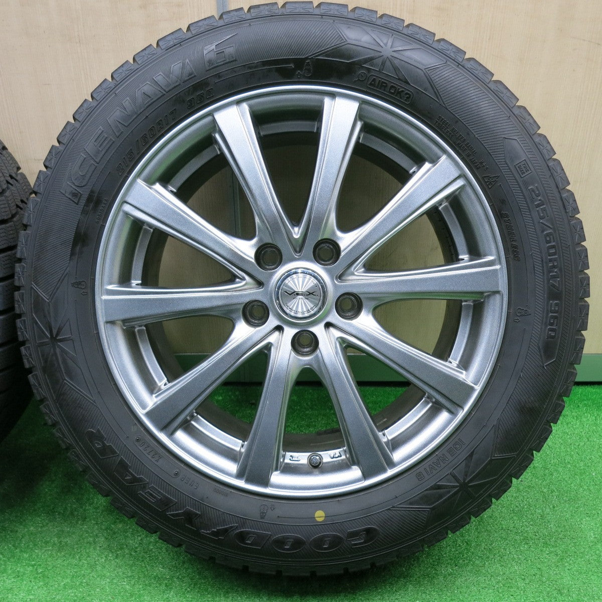 [送料無料] バリ溝！20年！キレイ！9.5分以上★スタッドレス 215/60R17 グッドイヤー アイスナビ6 V.E.X. VEX 17インチ PCD114.3/5H★4092206NJス