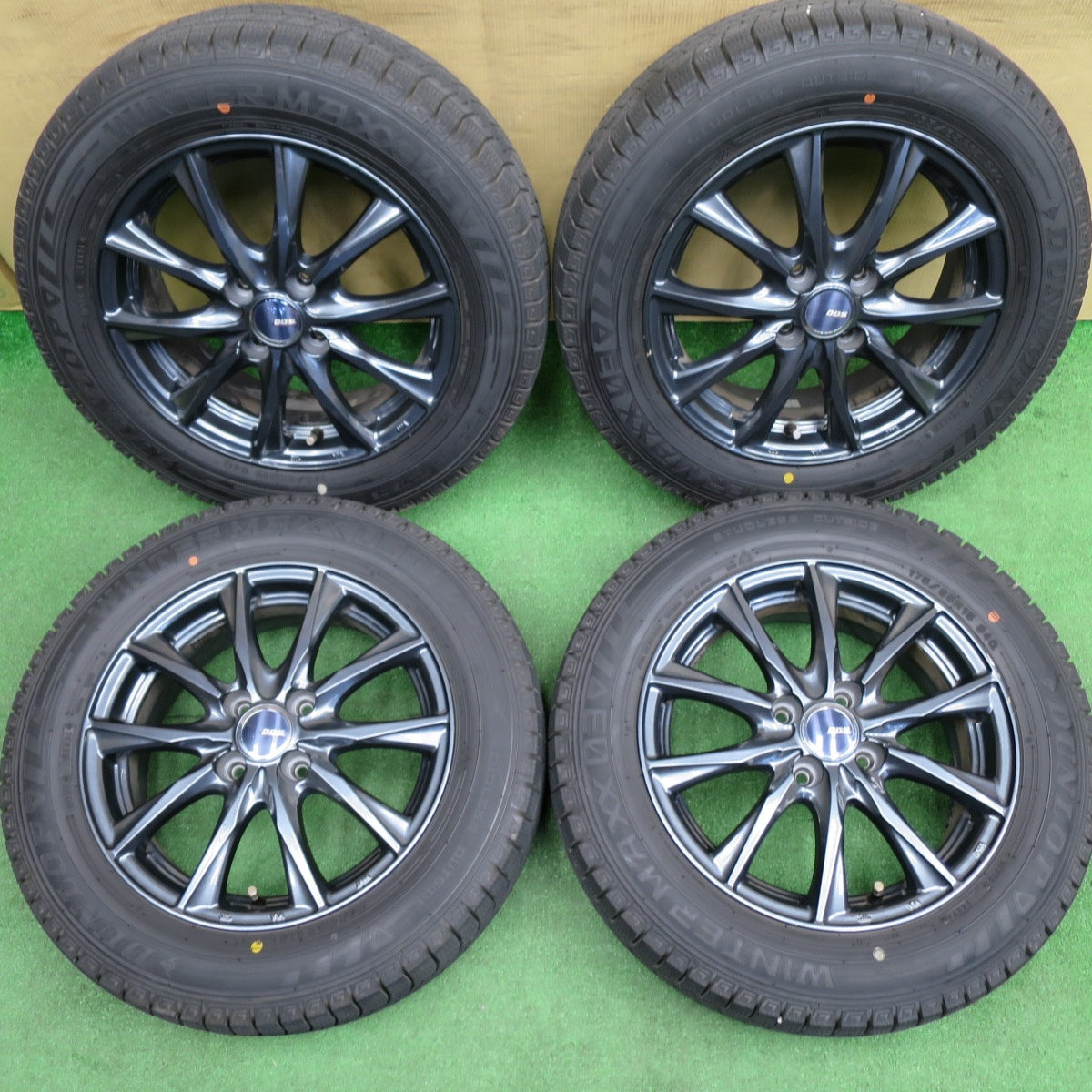 バリ溝！24年！キレイ！9.5分以上★スタッドレス 175/65R15 ダンロップ ウインターマックス03 D.O.S. DOS 15インチ PCD100/4H★6031204NKス