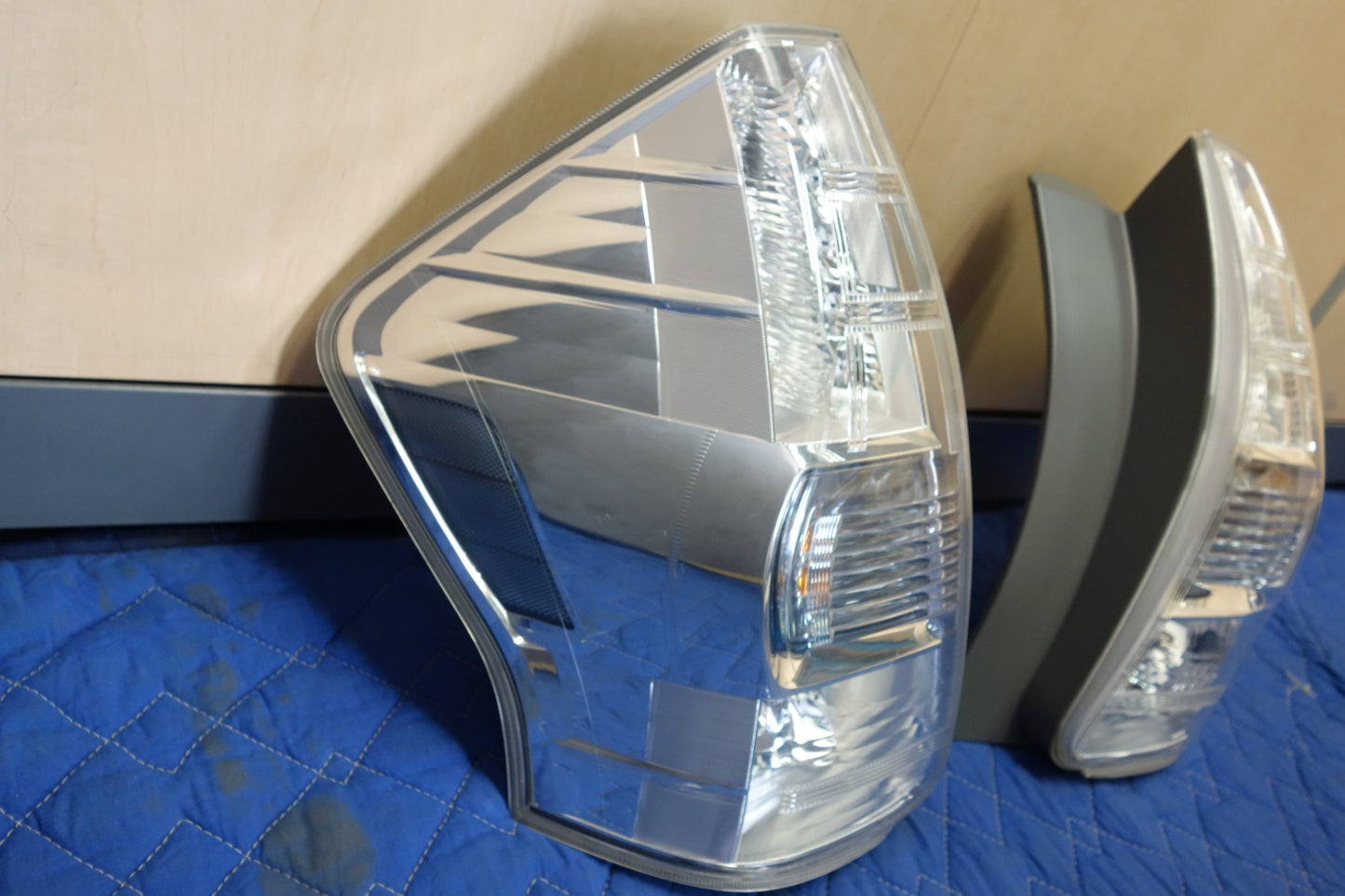 [送料無料] 左右セット☆トヨタ ZVW40 ZVW41 プリウスα 純正 テールライト LED STANLEY 47-46 テールランプ TOYOTA 現状品☆