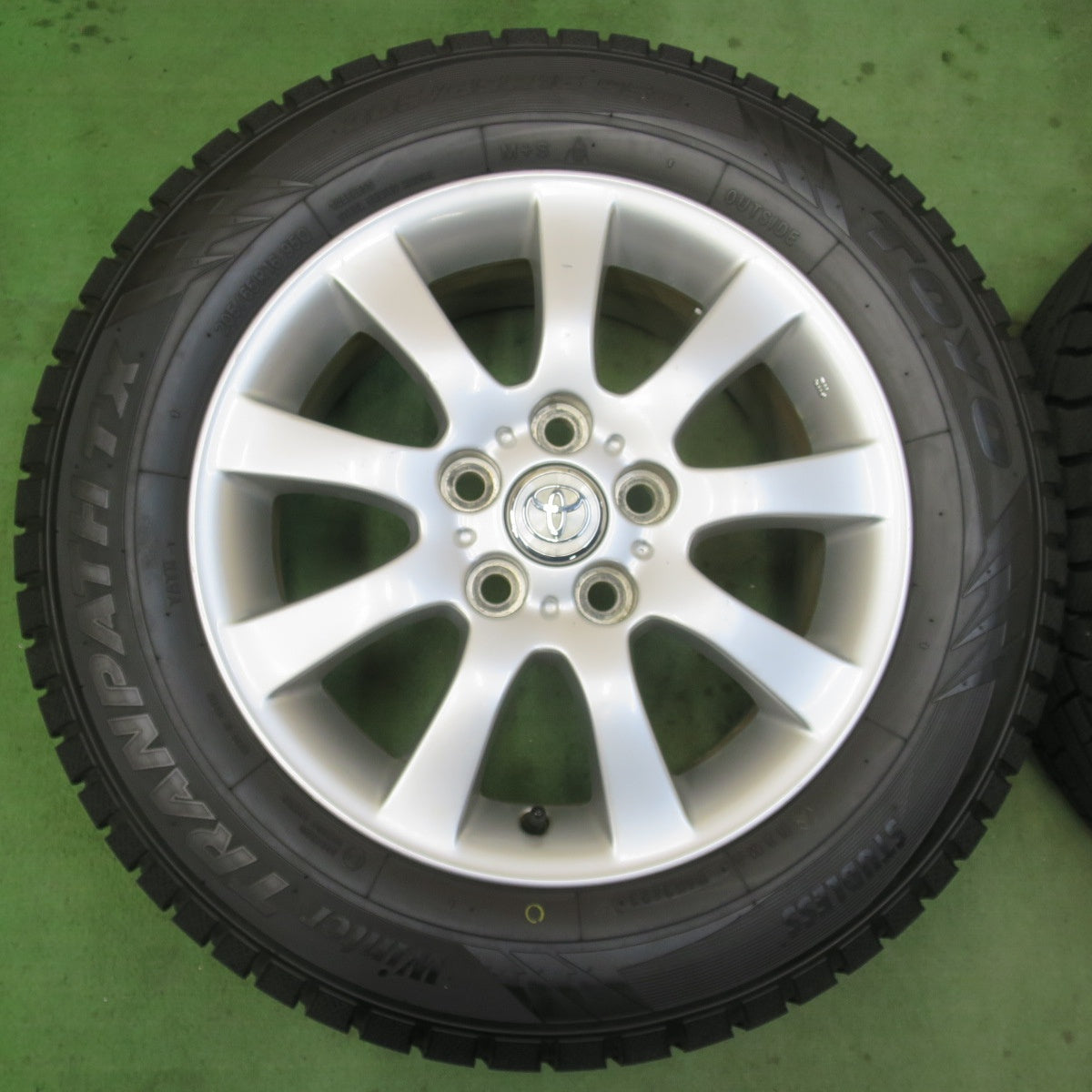 バリ溝！23年！9.5分以上★トヨタ ウィンダム 純正 205/65R16 スタッドレス トーヨー ウインター トランパス TX 16インチ PCD114.3/5H★6011905イス