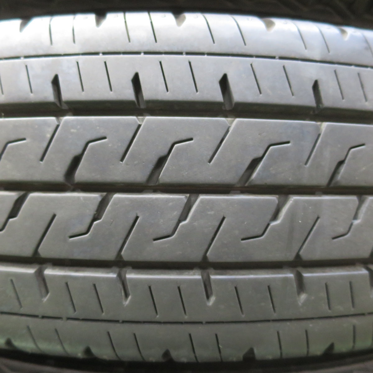 バリ溝！22年！9.5分！6本★185/75R15 106/104N ブリヂストン エコピア R710 タイヤ 15インチ カムロード ハイエース キャラバン キャンピングカー 等★5110308イノタ