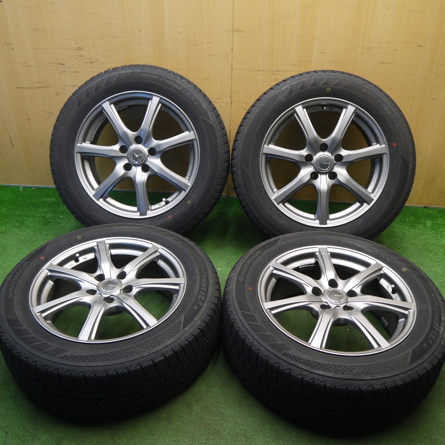 キレイ！23年★スタッドレス 215/60R17 ハンコック ウインター アイセプト IZ2A MILLOUS Ki ミルアス 17インチ PCD114.3/5H★6030901Hス