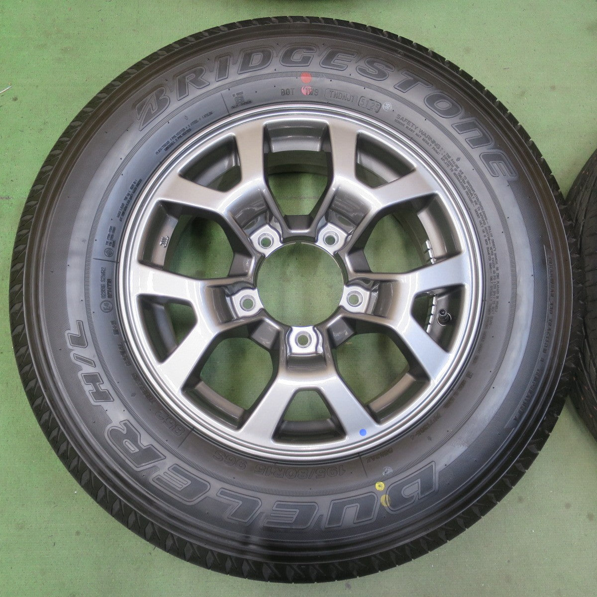 新車外し！25年★スズキ JB74Ｗ ジムニー シエラ 純正 195/80R15 ブリヂストン デューラー H/L 852 15インチ PCD139.7/5H★6052505イノ