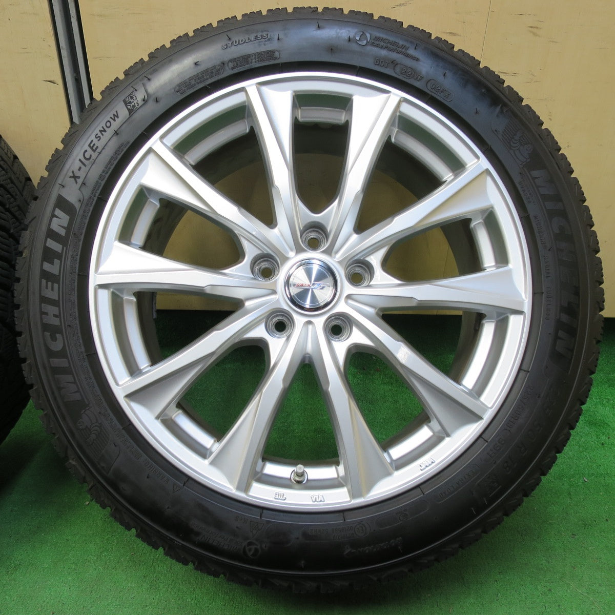 *送料無料* バリ溝！21年！キレイ！9分★スタッドレス 225/50R18 ミシュラン X-ICE SNOW JOKER ジョーカー 18インチ PCD114.3/5H★4080503イス