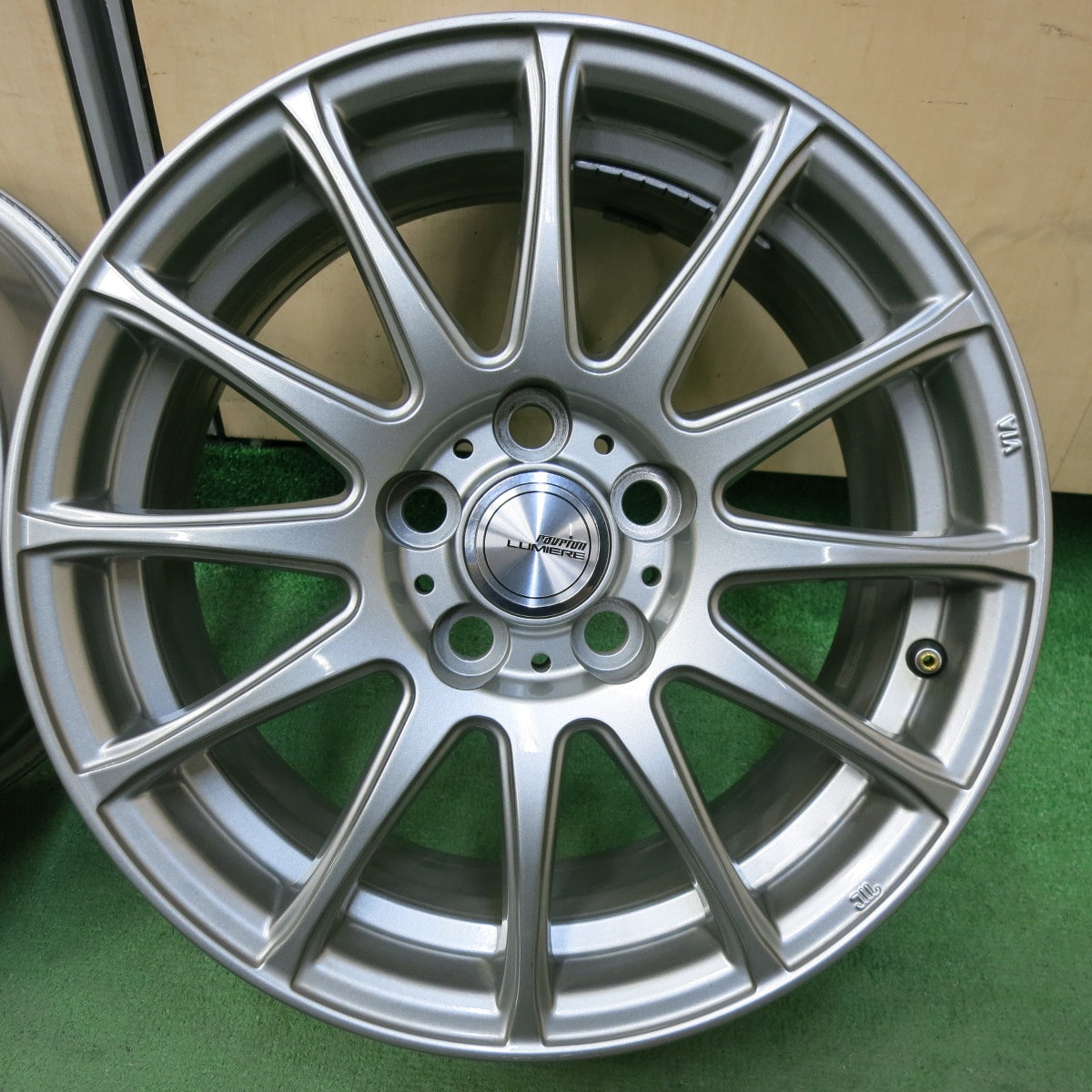[送料無料] キレイ★プリウス 等 ravrion LUMIERE weds ラブリオン ウェッズ 15インチ ホイール 15×6.5J PCD100/5H★5032501SYホ