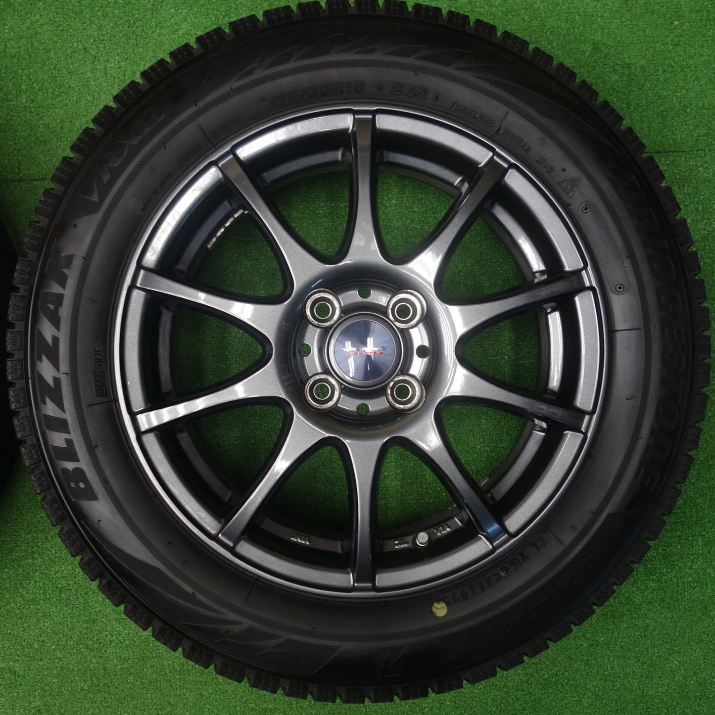 バリ溝！23年！キレイ！8.5分★スタッドレス 175/65R15 ブリヂストン ブリザック VRX2 VELVA CHARGE ヴェルヴァ 15インチ PCD100/4H★6050301KTス