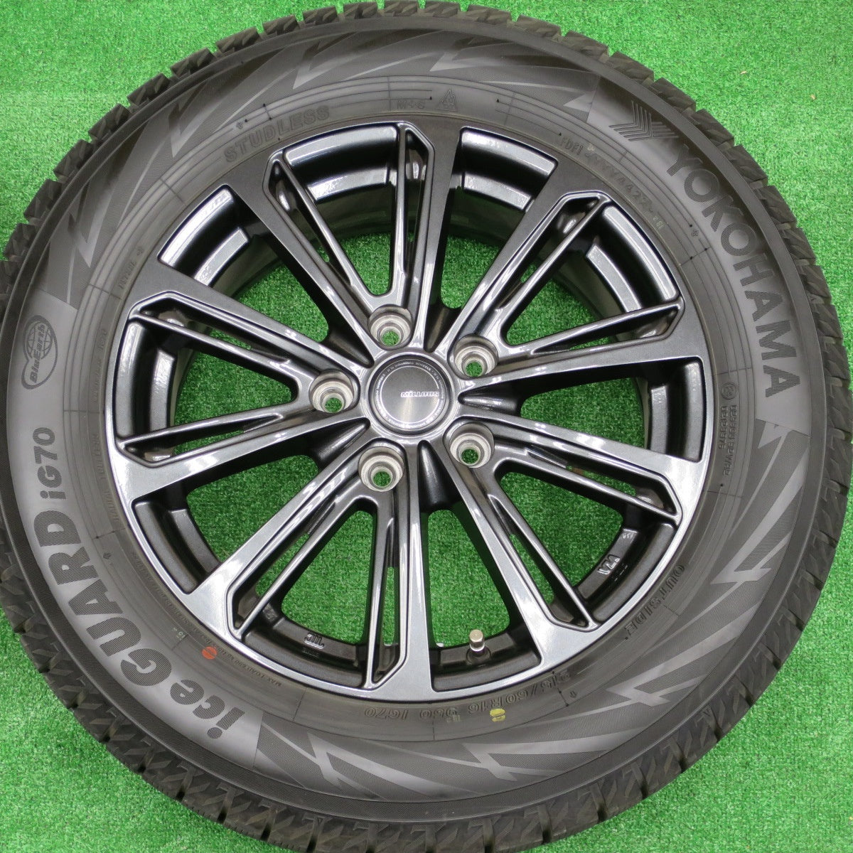 ほぼ未使用！22年！キレイ★スタッドレス 215/60R16 ヨコハマ アイスガード iG70 MiLLOUS DF ミルアス 16インチ PCD114.3/5H★5112804NKス