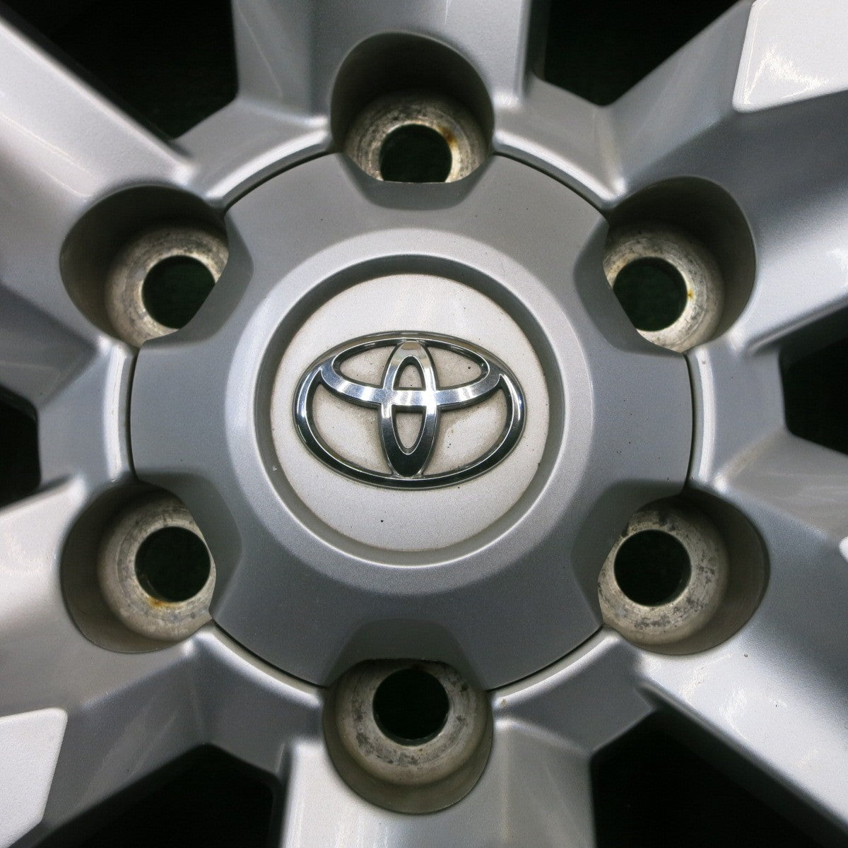 バリ溝!キレイ!8.5分☆トヨタ 150系 ランクル プラド 純正 265/70R17 バリ溝!キレイ!8.5分☆トヨタ 150系 ランクル プラド 純正 265/70R17