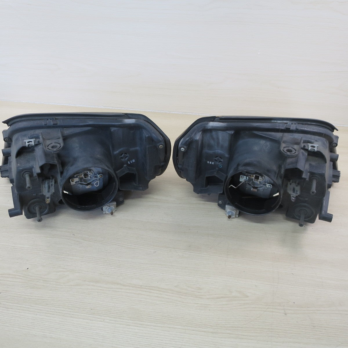 左右セット☆日産 WGNC34 ステージア 純正 ヘッドライト  KOITO 100-63512 Ⅱ KOITO 100-63511 Ⅱ ヘッドランプ 照明 カー パーツ☆