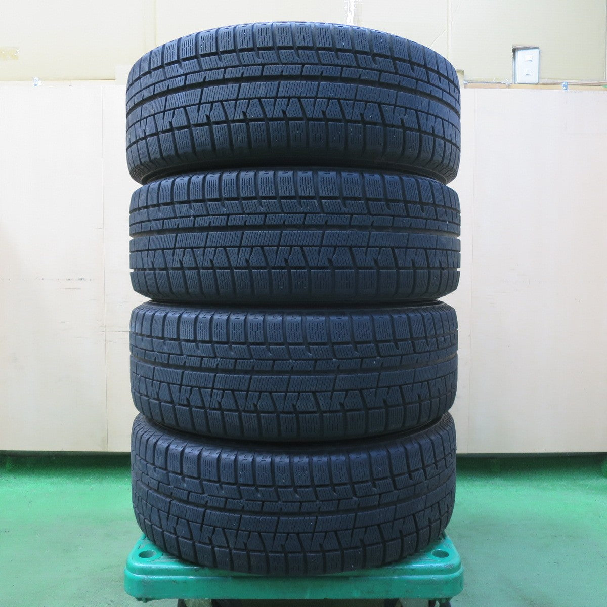 バリ溝！9.5分★LOXARNY SPORT 215/55R17 スタッドレス ヨコハマ アイスガード iG50 プラス 17インチ ロクサーニ スポーツ PCD114.3/5H★5051902イス