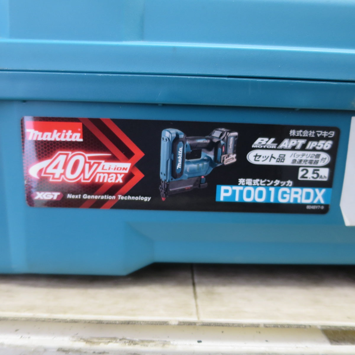 [送料無料] キレイ！バッテリー2個☆マキタ 充電式 ピンタッカ 35mm 40V PT001GRDX ケース 充電器 付き 電動 工具☆