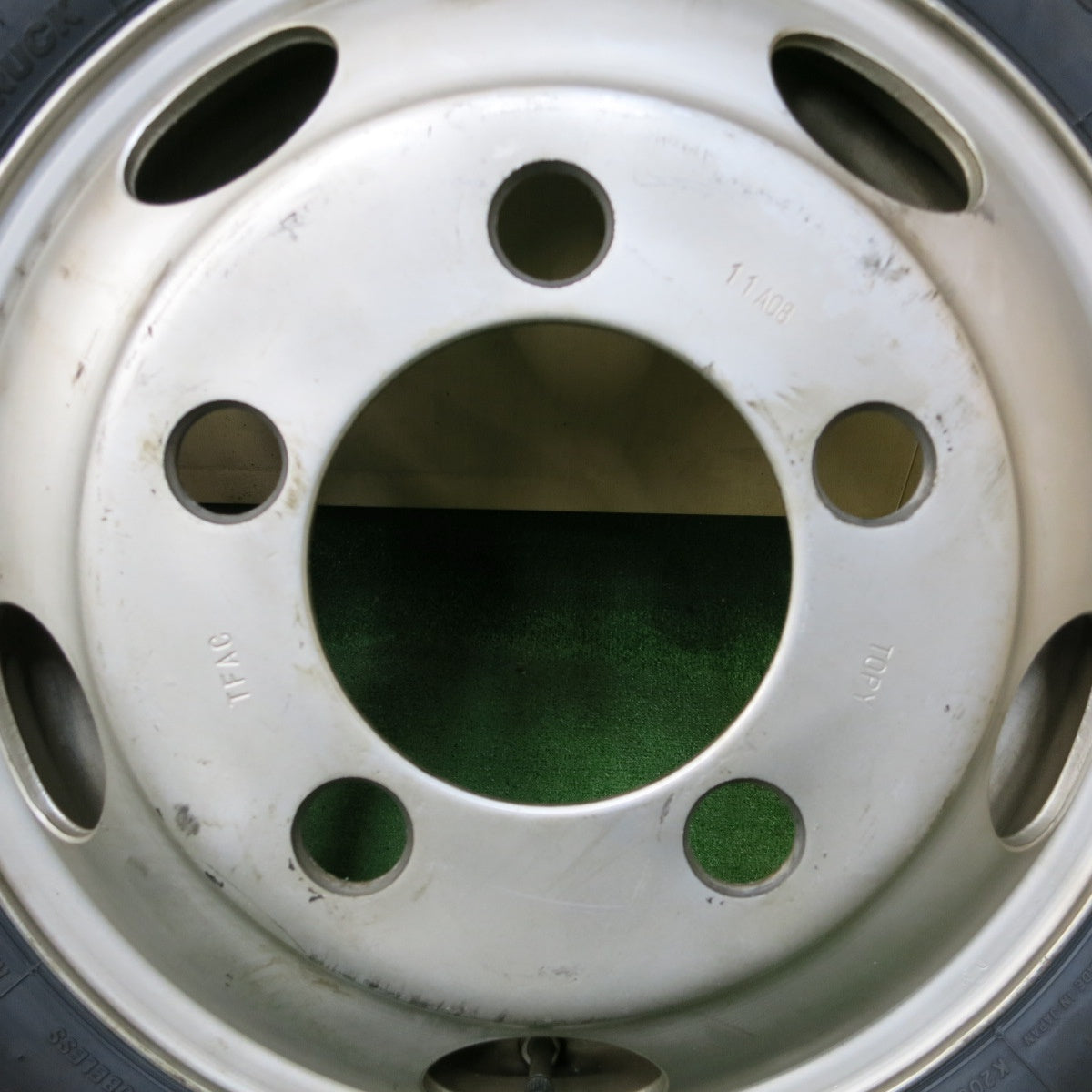 [送料無料] タイヤ未使用！24年★トラック タイヤ 205/70R16 111/109N ブリヂストン デュラビス R207 TOPY スチール 16インチ DURAVIS PCD203.2/5H★5030801ナノ