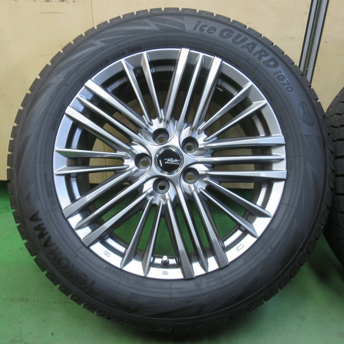 バリ溝！24年！キレイ！9.5分★スタッドレス 225/60R18 ヨコハマ アイスガード iG70 Taylor AME テイラー 18インチ PCD114.3/5H★6040606イス