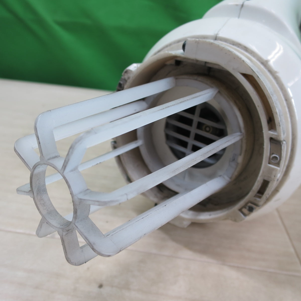 [送料無料] ☆日立 14.4V コードレス クリーナー R14DSAL 乾式 掃除機 ハンディ HITACHI☆