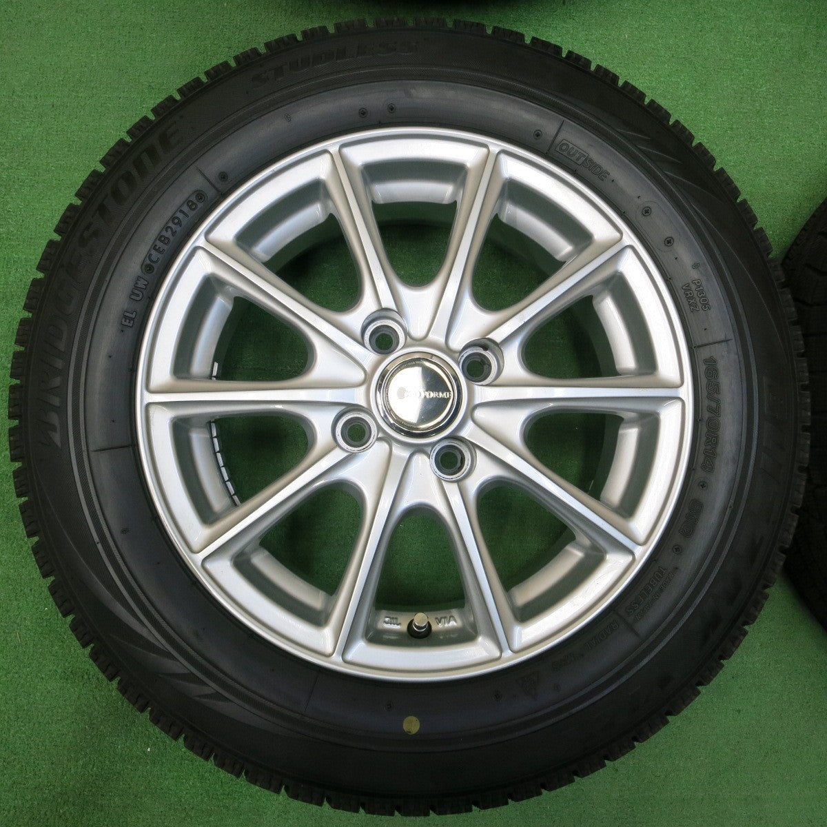 *送料無料* バリ溝！キレイ！9分★スタッドレス 165/70R14 ブリヂストン ブリザック VRX ECO FORME エコフォルム PCD100/4H★4042916イス