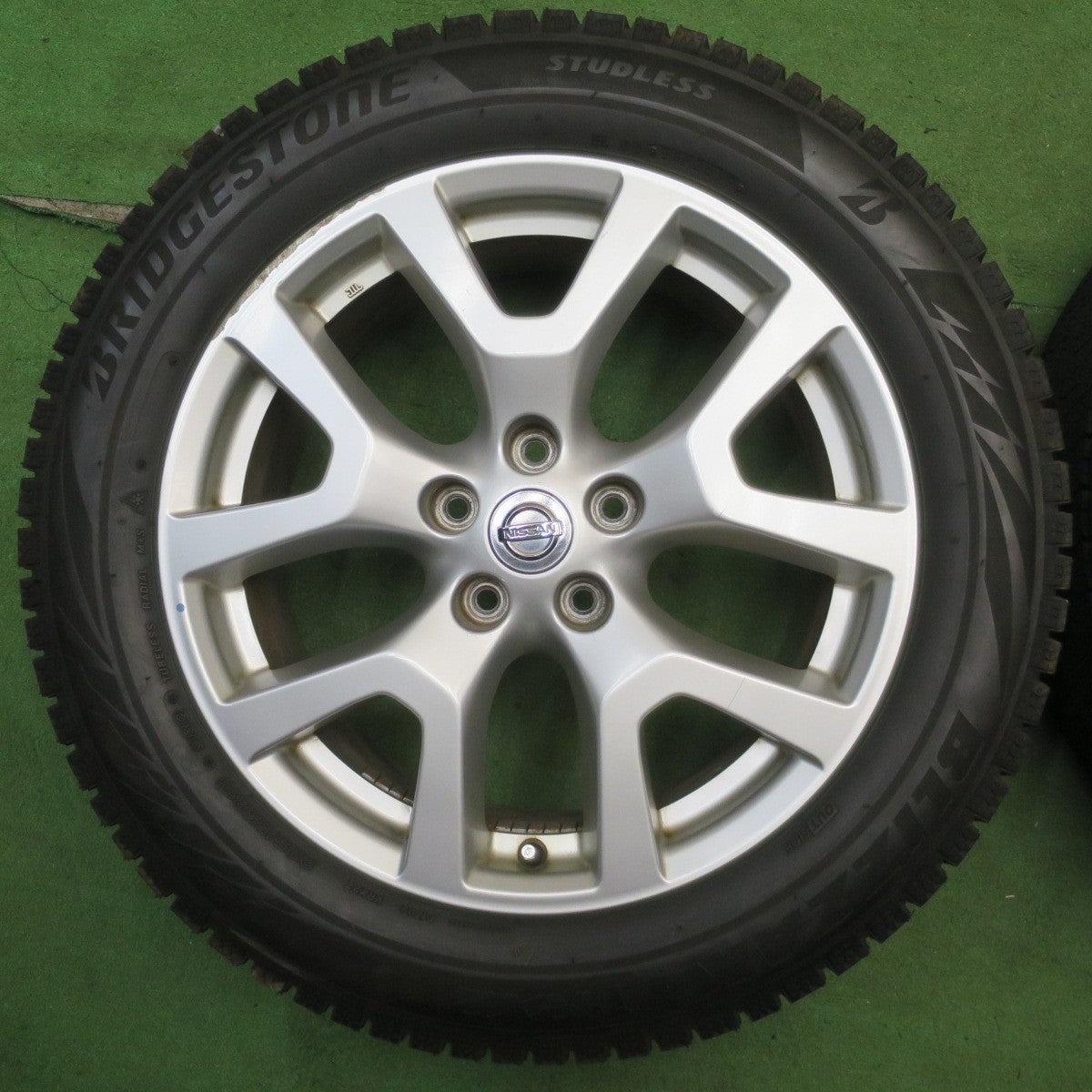 バリ溝！9.5分★日産 T31 エクストレイル 純正 225/55R18 スタッドレス ブリヂストン ブリザック VRX2 18インチ PCD114.3/5H★6052201NJス