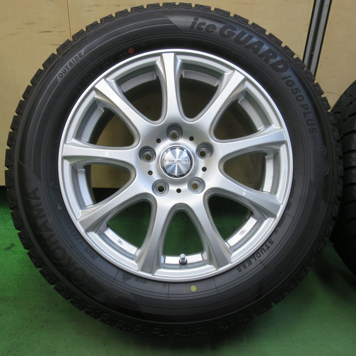 バリ溝！キレイ！9.5分以上★スタッドレス 215/60R16 ヨコハマ アイスガード iG50 プラス DUFACT デュファクト 16インチ PCD114.3/5H★5100708イス