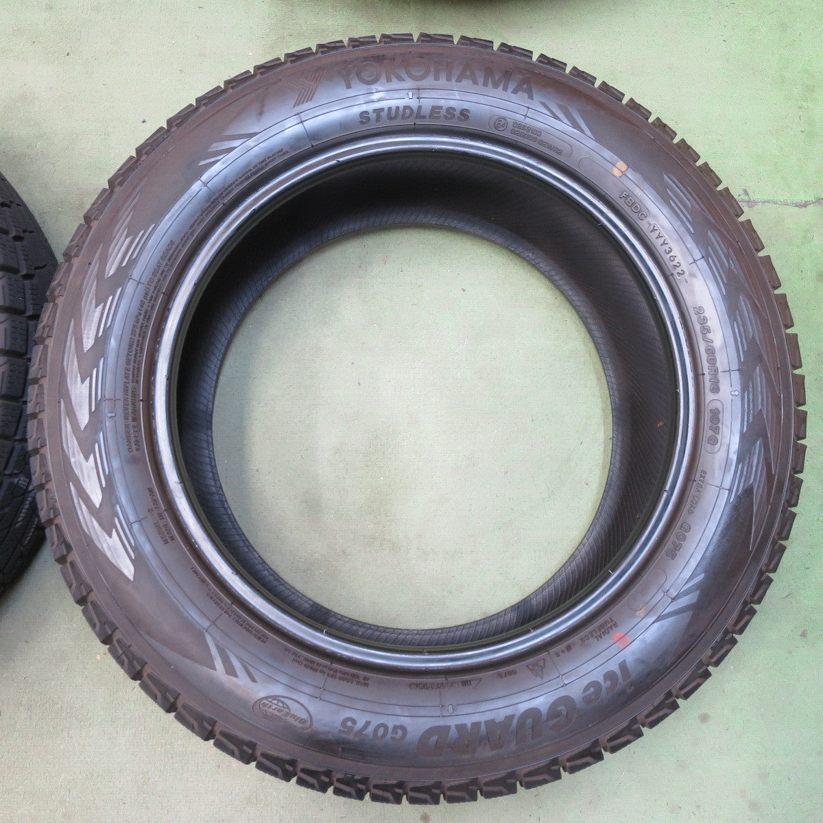 バリ溝！22年！9.5分★スタッドレス 235/60R18 ヨコハマ アイスガード G075 タイヤ 18インチ レクサス CR-V CX-60 CX-7 CX-80 等★6061805イスタ