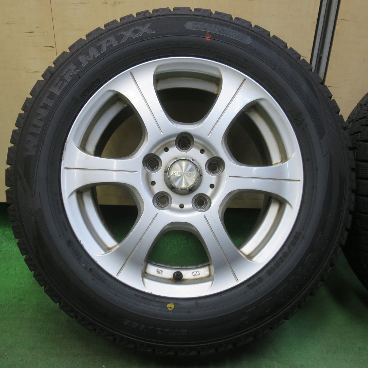 バリ溝！23年！9.5分★スタッドレス 195/65R15 ダンロップ ウインターマックス WM02 ravrion ラブリオン 16インチ PCD114.3/5H★6011007イス