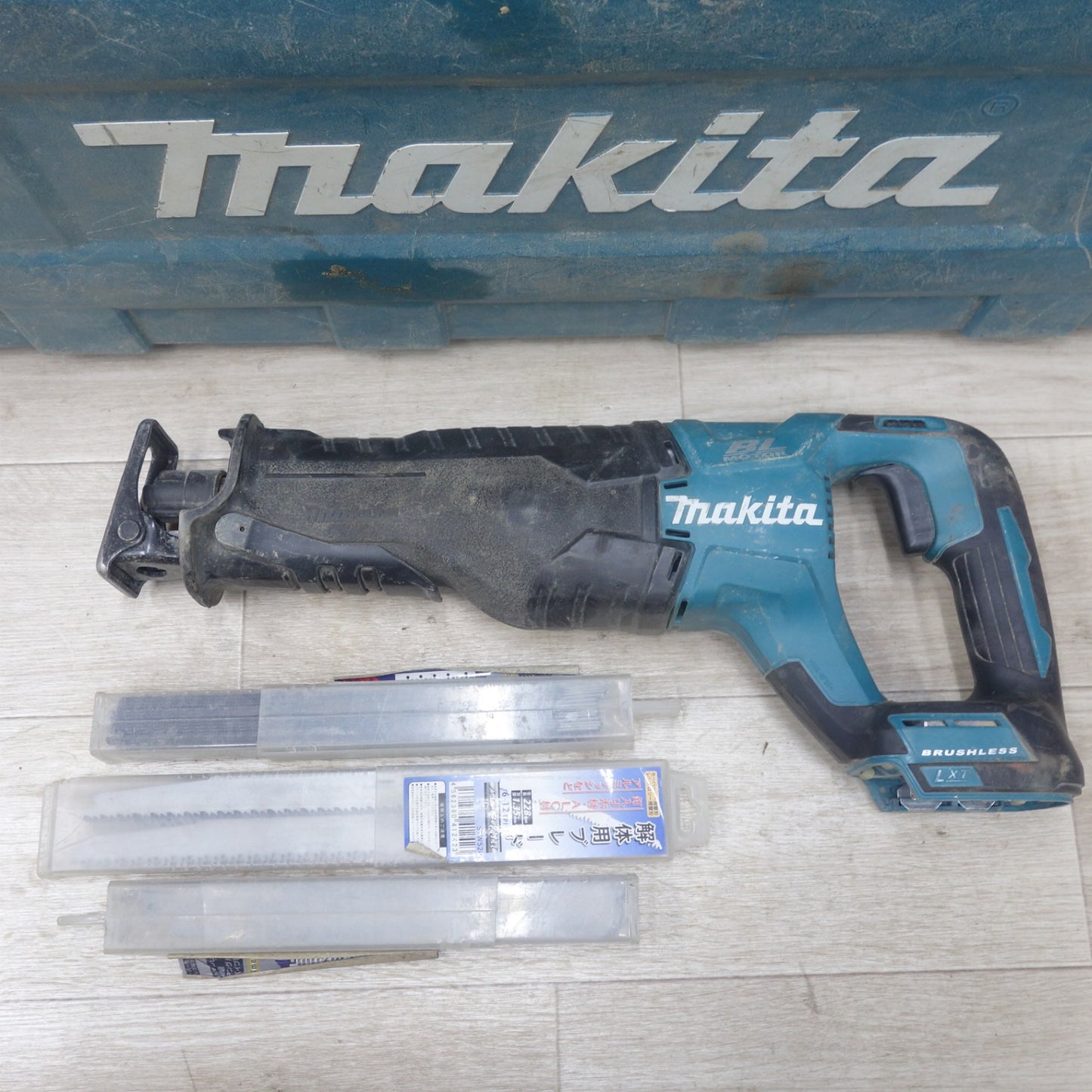 [送料無料] 付属品付き◆マキタ 充電式 レシプロソー JR187D 電動 工具 切断機 セーバーソー セーバソー 18V 替刃 本体のみ makita◆
