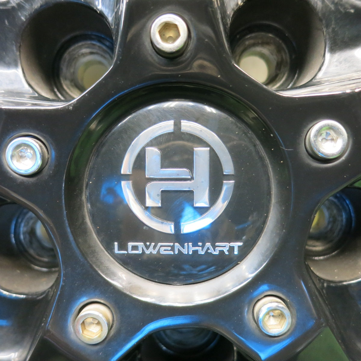 バリ溝！22年！キレイ！9.5分◎Lowenhart GXL206 225/65R17 スタッドレス ダンロップ ウインターマックス SJ8 SJ8+ レーベンハート 17インチ PCD114.3/5H◎6090608HAス