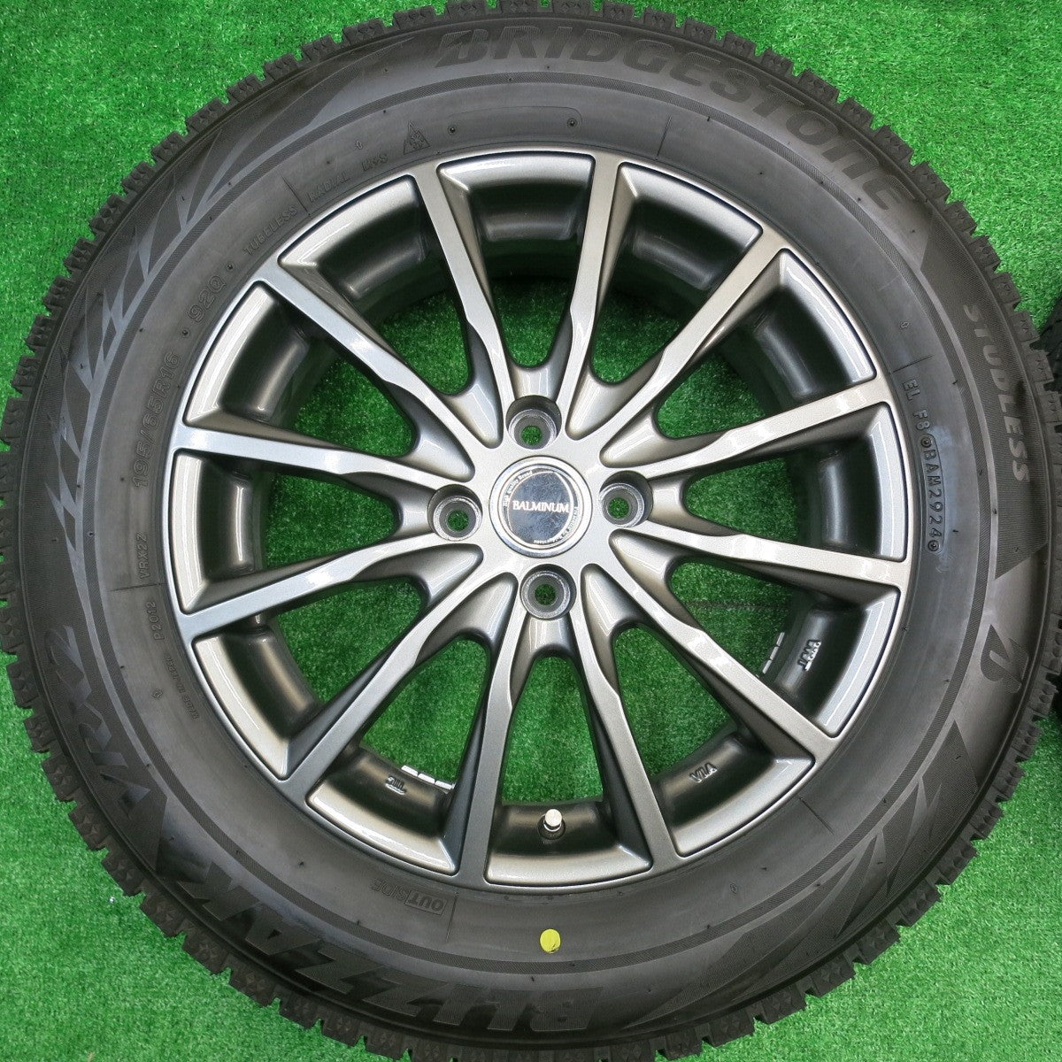 【バリ溝美品】SMACK 15in ブリヂストン ブリザック195/65R15 vrx2 195 65r15のおすすめ人気商品一覧 通販 - Yahoo!ショッピング