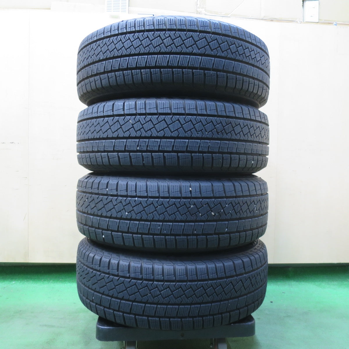 バリ溝！24年！9.5分以上★スタッドレス 195/65R15 ピレリ アイスゼロ アシンメトリコ ravrion ラブリオン 15インチ PCD114.3/5H★5122602イス